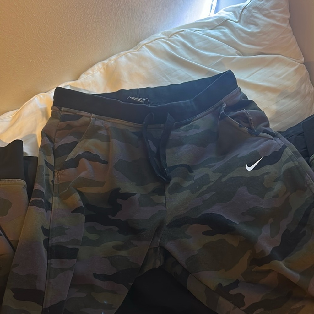 Dark Camo Nike Small Sweatpants